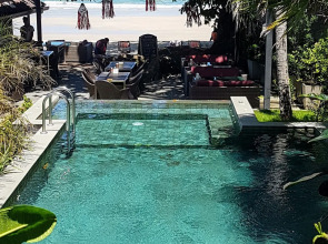 15 Palms Beach Resort