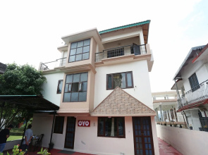 Oyo 14877 Alinda Guest House