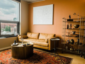 Modern & Uniquely Designed Suite in Old City