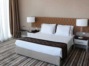 Denizkizi & Denizkizi Royal Hotel