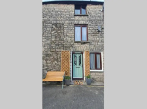 Cosy Cottage Sleeps 7 Great Location