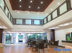 Wanning Mantening Wenquan Serviced Apartment (Xinglong Town)