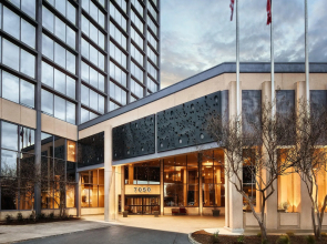 Crowne Plaza Dallas Market Ctr - Love Field by IHG