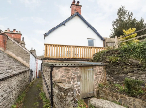 Llys Mair