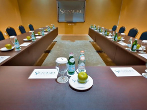 Signature Inn Deira - Free Parking