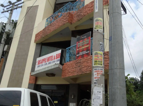 Big Apple Hotel & Bar