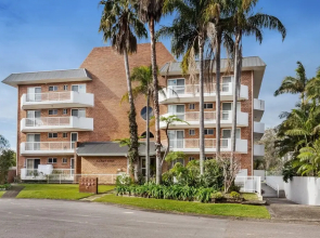 Albacore Unit 8,12 Ondine Close