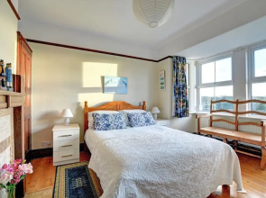 Cozy Holiday Home With Fireplace at Saint Merryn Cornwall