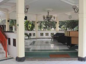 Guest House Eboni Madiun
