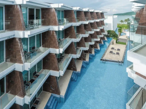 Sunset Bay Escape Pool C198