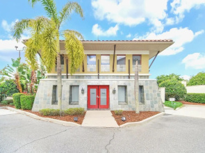 Near Disney - 4BR Townhome - Resort Pool Access