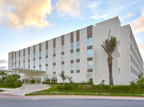 City Express Plus by Marriott Cancún Aeropuerto Riviera