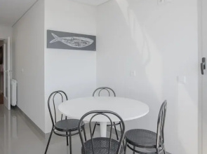 Liiiving - Luxury River View Apartment III
