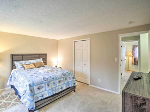 Charming Columbus Home ~ 7 Mi to Ohio State!