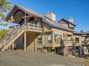 Cozy Condo w/ Balcony - Near Big Sky Resort!