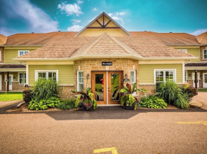 Champlain Condo 202