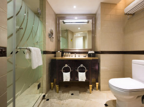 Paramount Gallery Hotel