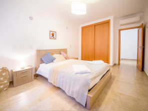 A04 - Large Modern 1 bed Apartment with pool by DreamAlgarve