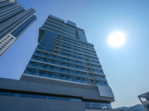 Shift Door Residence Hari