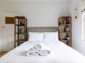 Retro 1 Bedroom Apartment In Melbourne's Hawthorn