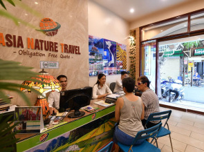 Artisan Lakeview Hotel