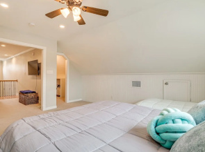 Brenham Rental w/ Deck & Yard < 1 Mi to Downtown!