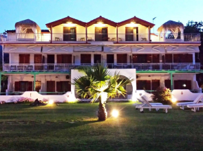 Studios & Apartments Efrosini