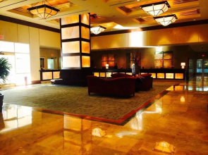 Aaa Deluxe Suite At The Signature Condo Hotel