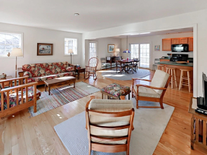 79 Middle Rd Home 3 Bedrooms 2.5 Bathrooms Home