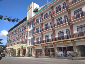 Green Rose Hotel