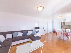 Amazing Home in Kastel Stari With Wifi and 2 Bedrooms