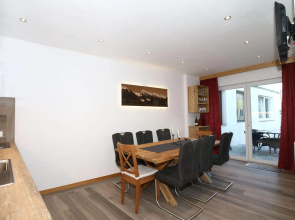Apartment in Fugen Near Spieljochbahn