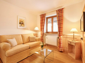Hotel Auf der Gsteig GmbH
