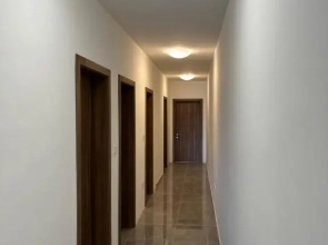 3 Bedroom Apartment - Walking distance from Airport