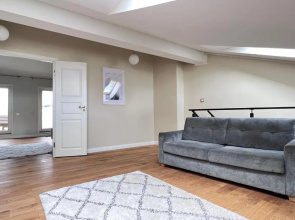 Luxury 2-floor apartment with sauna and balcony