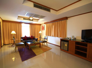 Pinnacle Lumpinee Park Hotel