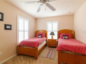 SR130SMW - 4 beds pool home - Close to all parks