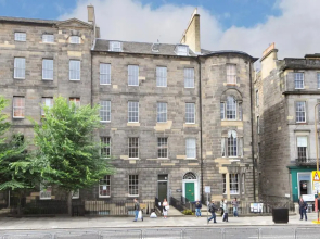 217 Charming first floor period city center apartment