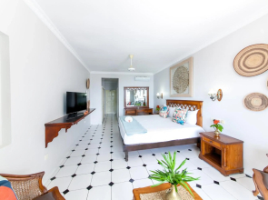 Palm Beach Hotel