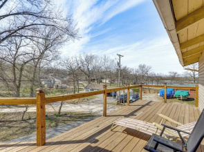 < 1/2 Mi to Marina: Missouri Lake Getaway