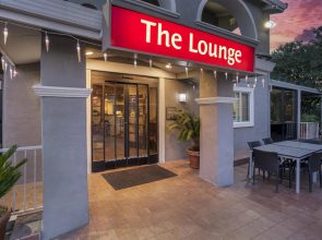 Best Western Plus Brookside Inn