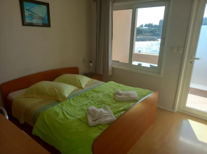 Riva1 Apartments and Rooms