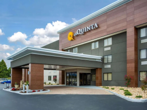 La Quinta Inn & Suites by Wyndham Roanoke Salem