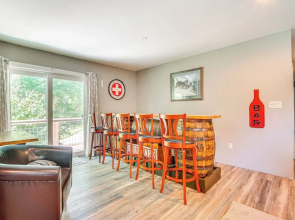 Wilmington Retreat Near Trails, Skiing & Festivals