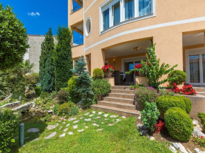 Apartments Pekera