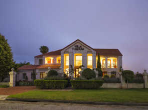 Villa Tuscana By Mantis