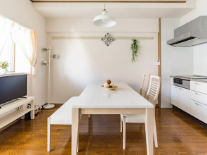 Universal Bay Condominium