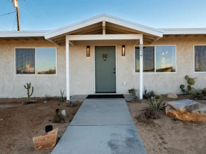 Stargaze Soak Hot Tub Fireplace Desert Views