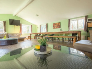 Beautiful House With Sandy Beach, Near Giethoorn
