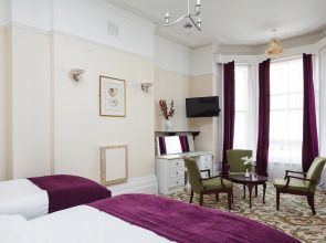 Pearl and Pebbles Hotel